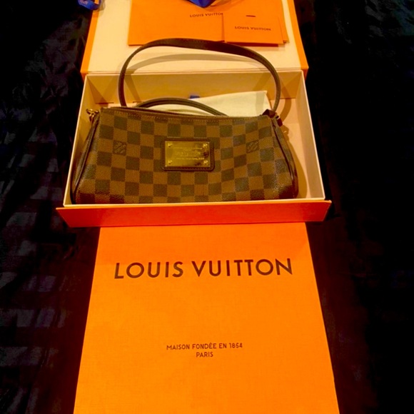 COPY - COPY - Louis Vuitton Eva brown canvas cross body clutch or over the shou… - Picture 1 of 4